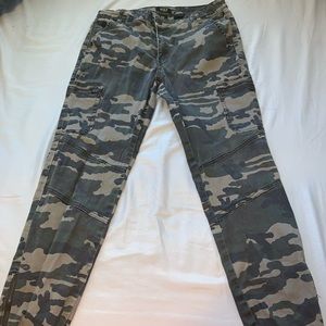 Camouflage Jeans